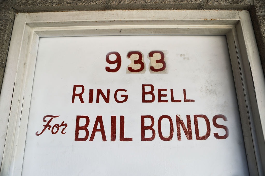 bail bonds sign